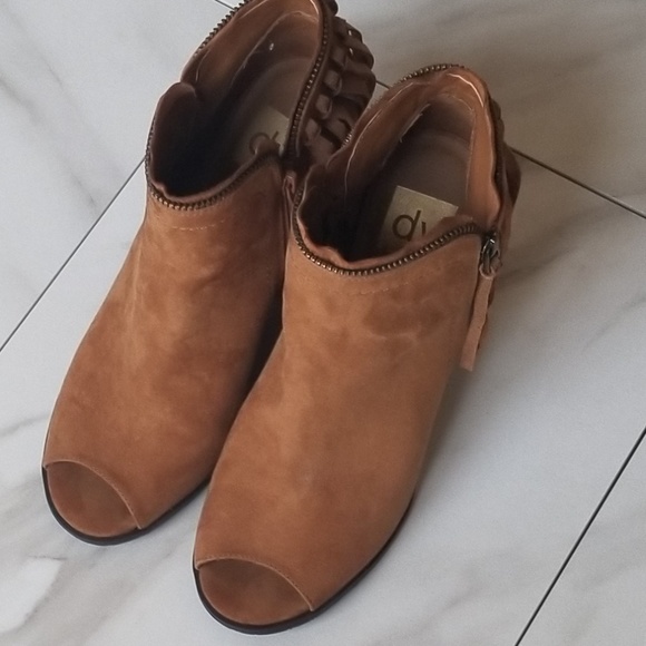 Dolce Vita Cognac Sue Fringe Ankle Booties, Sz 9.5 - Picture 3 of 8